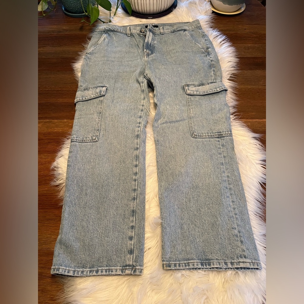 7 For All Mankind Straight Leg Logan Cargo Jeans